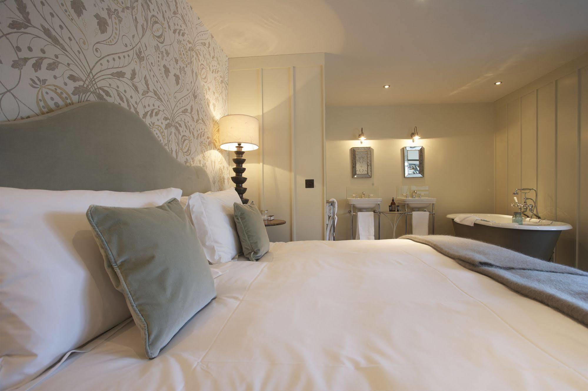 The Wheatsheaf Inn Bourton-on-the-Water Екстериор снимка